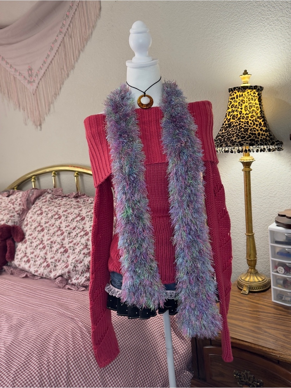 Y2K Shaggy Scarf - Picture 5 of 7